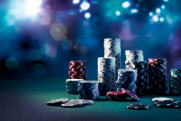 mom4d platform dashboard with live football and casino sections